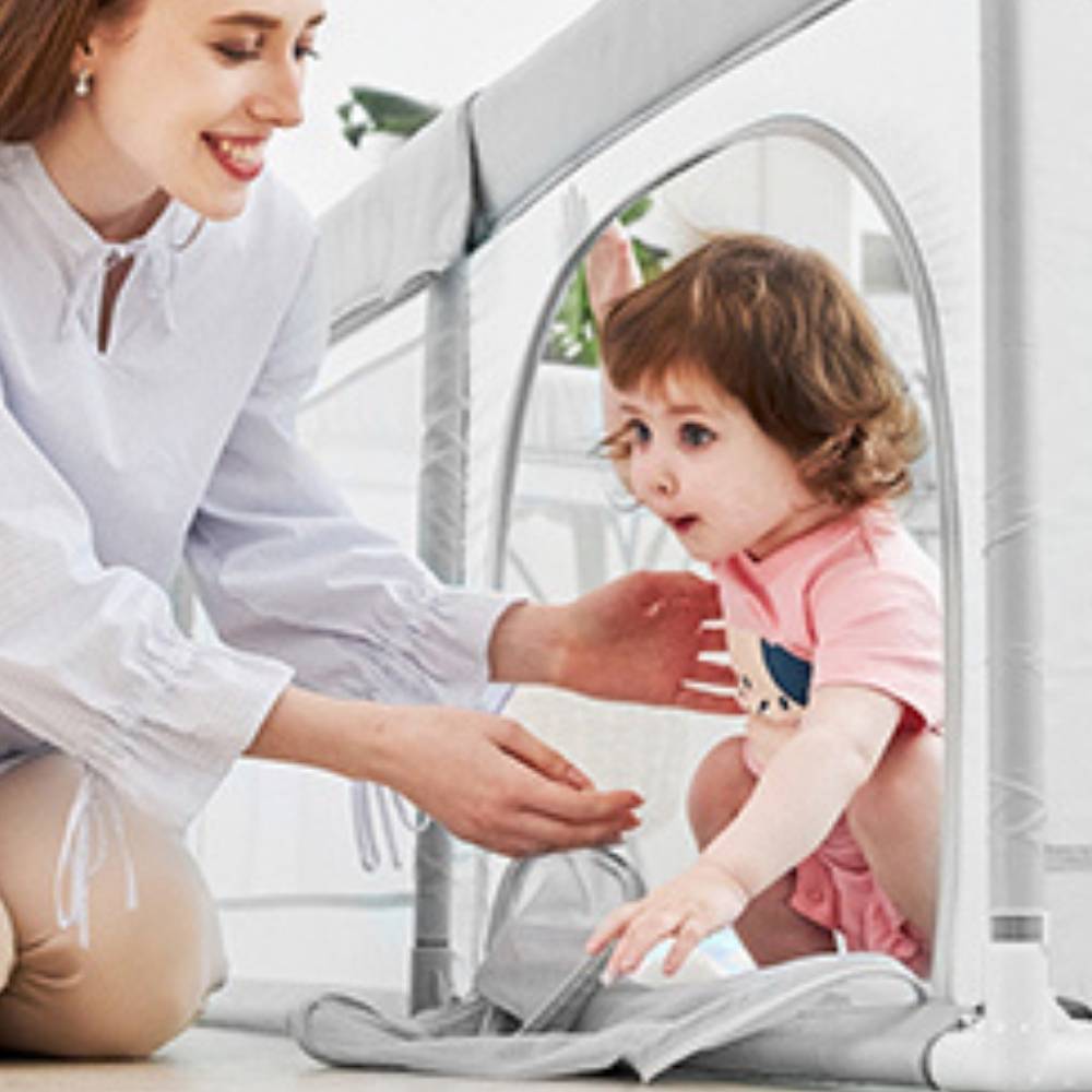 Infant Play Yard: image 6
